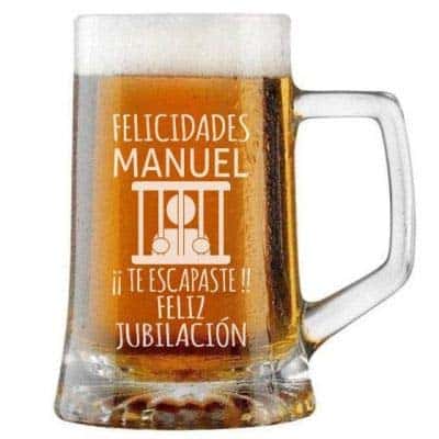 Jarra de Cerveza Personalizada ¡Celebra la jubilación con un regalo grabado y personalizado! Ideal para hombre o mujer en cumpleaños, aniversario o Día de la Madre.