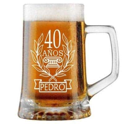 Jarra de Cerveza Personalizada CUMPLEAÑOS LAUREL HOMBRE. Regalo Grabado y Personalizado para Hombre o Mujer. Detalle para Celebraciones Cumpleaños Aniversario Regalo Día de la Madre Jubilación. Regalo