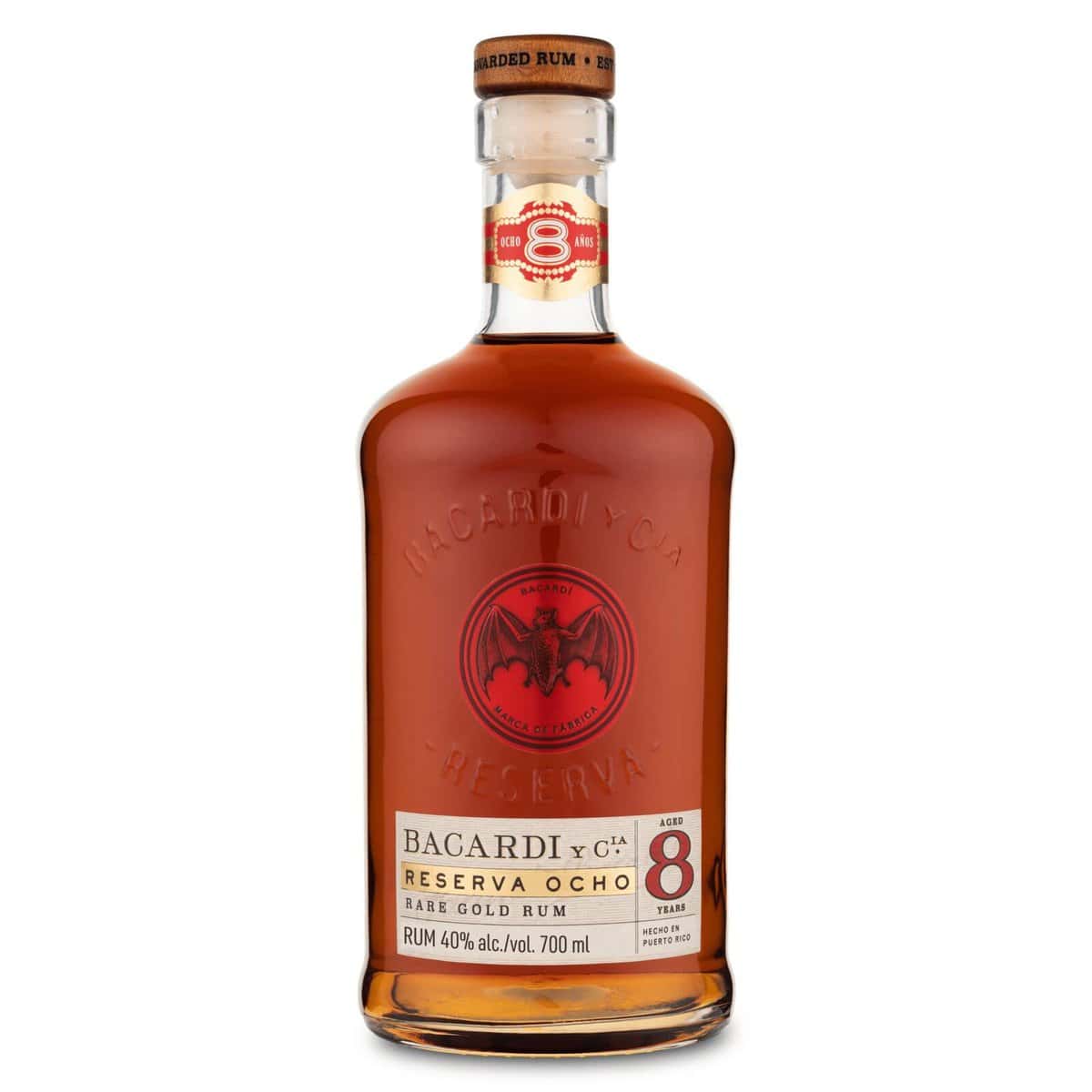 BACARDÍ Reserva 8 es un ron caribeño premium envejecido durante 8 años en barricas de roble bajo el sol del Caribe, 40 % ALC., 70 cl / 700 ml