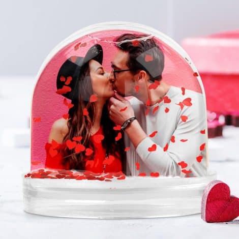 Bola de nieve personalizada con foto transparente. Esfera de corazones. Marco con foto favorita. Regalo de San Valentín único, ideal para parejas.