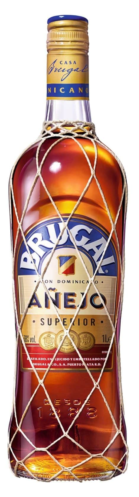 Ron Dominicano Brugal Añejo, 38% de alcohol, envase de 1 litro.