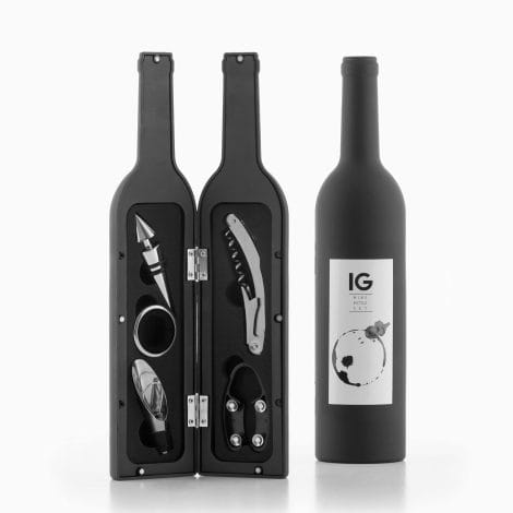 Estuche elegante de vino con ajedrez, incluye sacacorchos, tapón dosificador y piezas de ajedrez.