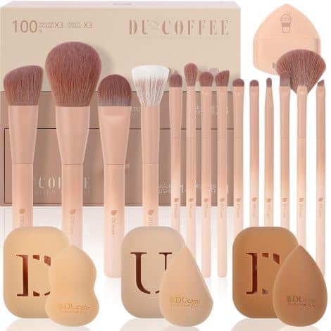 Set de brochas de maquillaje DUcare de 14 piezas con esponjas, en tonos café. Ideal para regalar a mujeres.