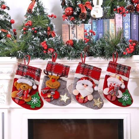 Calcetines Navideños ZHSIHAI (4 unidades) para decorar con dulces regalos y crear ambiente festivo.