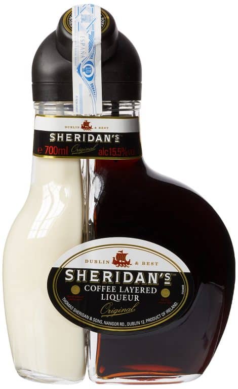 Licor de café y chocolate negro Sheridan’s, botella de 700 ml, para el consumidor español.