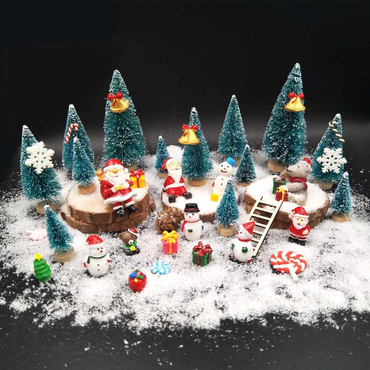 EMiEN 45PCS Kits de adornos en miniatura de Navidad de invierno para escena navideña Fairy Garden Dollhouse Decoración para el hogar, mini árboles de Navidad para la decoración de la fiesta de Navidad