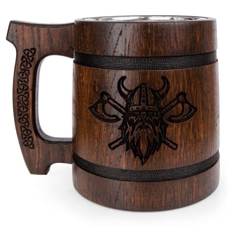 Jarra de cerveza Vikinga TESLYAR de madera y acero inoxidable para hombre 0.6 litros (20 onzas). Regalo auténtico para el día del padre, aniversario. Color marrón.