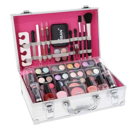 Pack de Belleza Urbana LOVE – Set de Maquillaje Vegano de 64 Piezas para Jóvenes – Elegante Estuche Plateado – Compacto y Ligero.